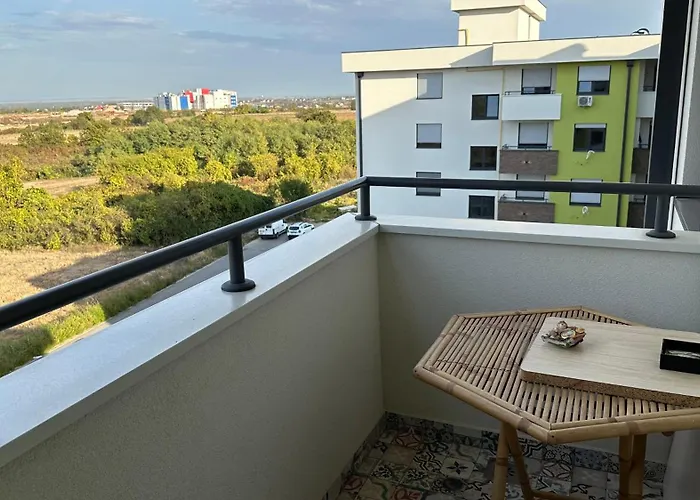 Tranquil Across The Bridge 诺威萨