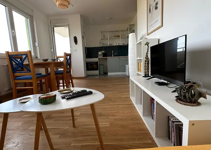 Tranquil Across The Bridge 公寓 *